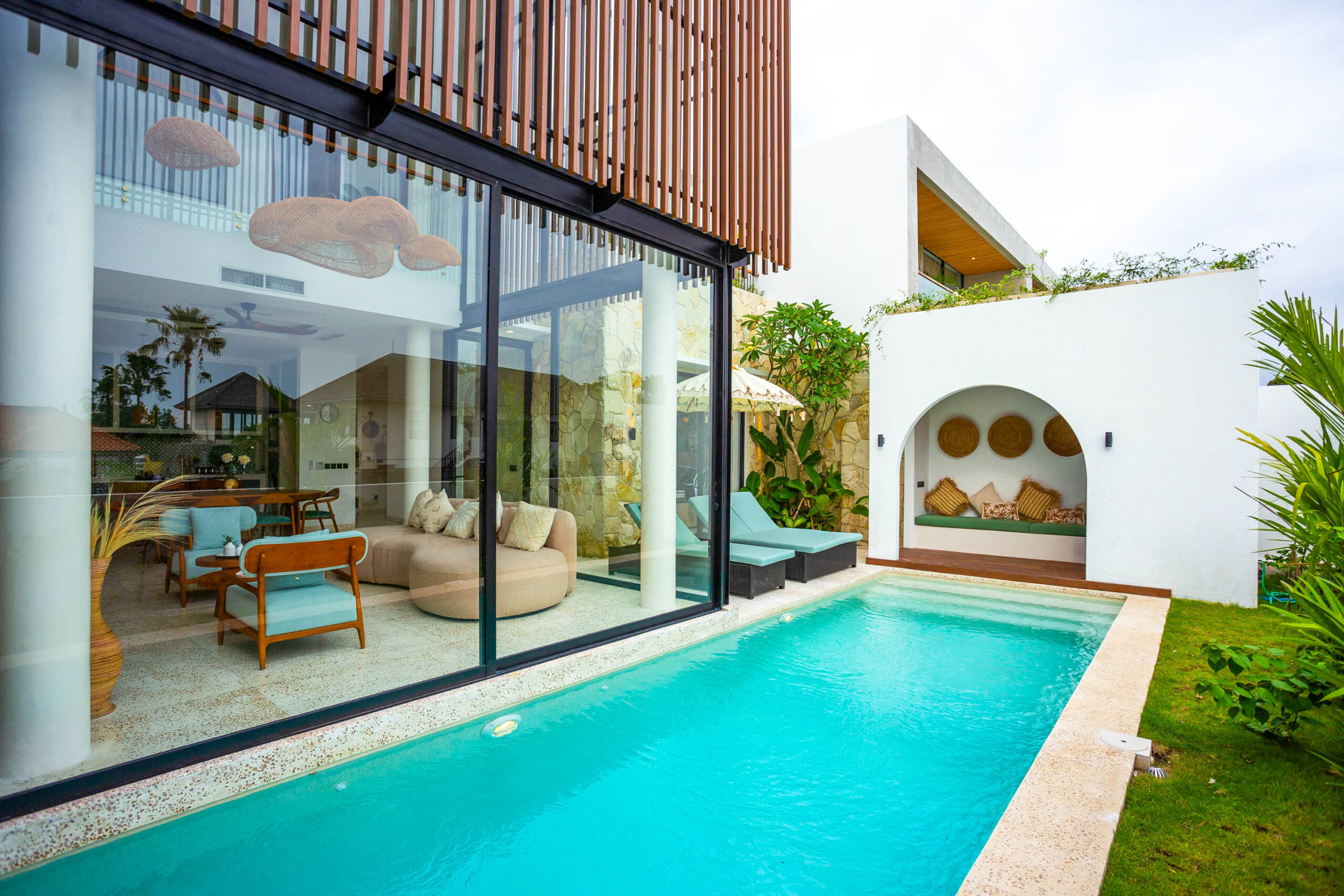 MEDITERRANEAN 3 BEDROOM VILLA FOR SALE LEASEHOLD IN CANGGU BE-817 